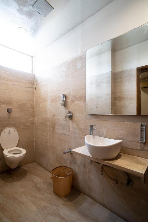אחמדאבאד Hotel Kyra Airport מראה חיצוני תמונה