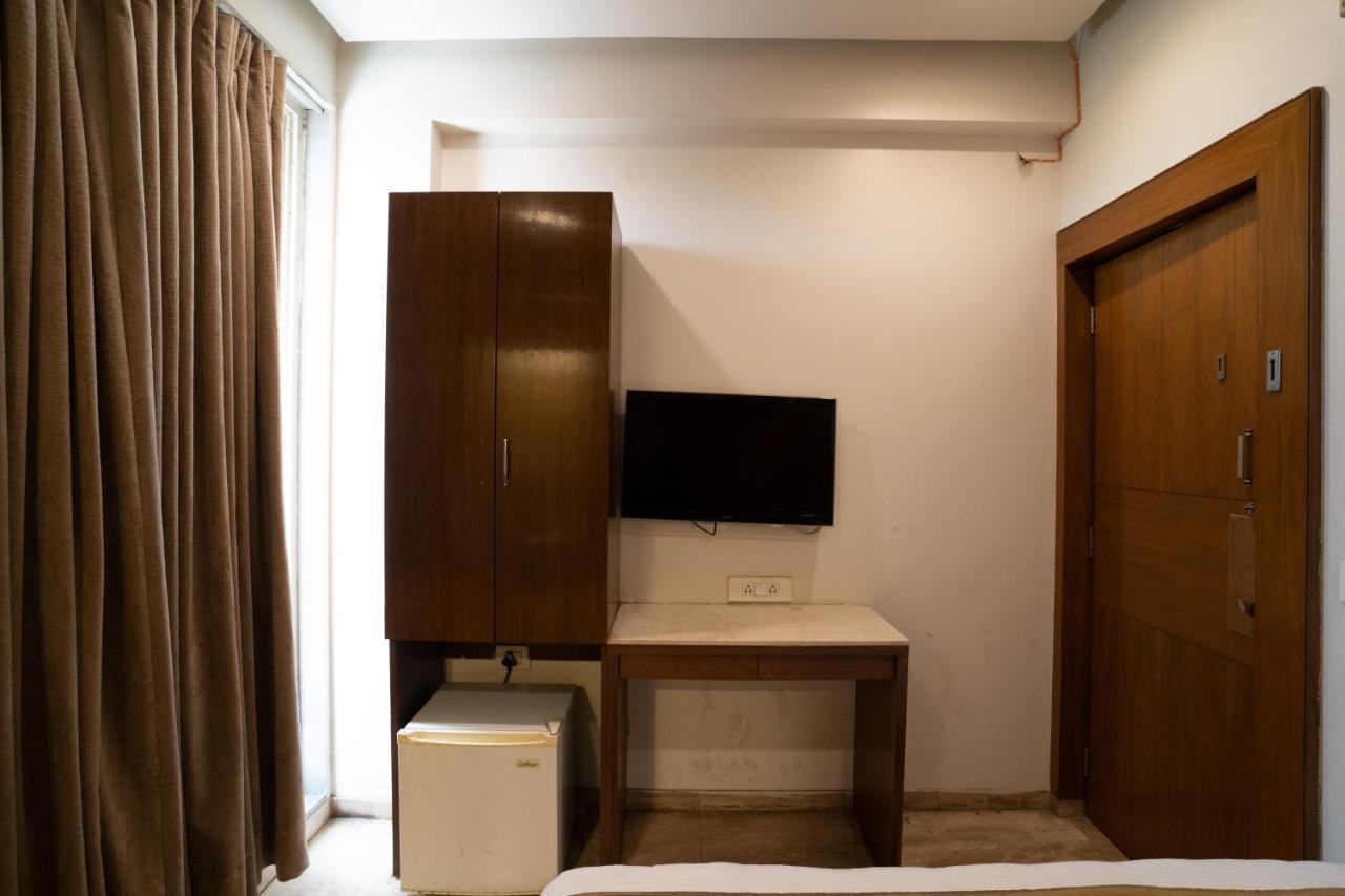 אחמדאבאד Hotel Kyra Airport מראה חיצוני תמונה