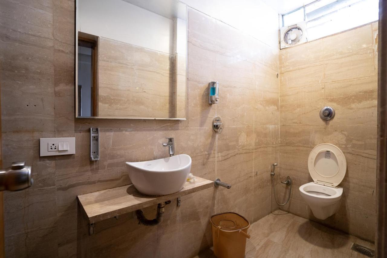 אחמדאבאד Hotel Kyra Airport מראה חיצוני תמונה