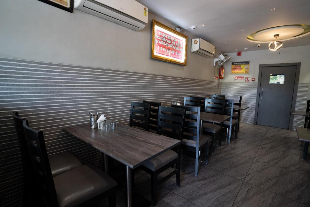 אחמדאבאד Hotel Kyra Airport מראה חיצוני תמונה