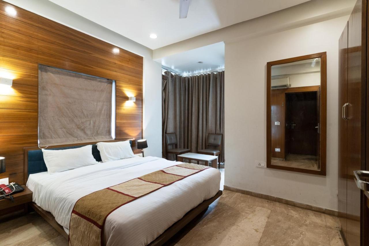 אחמדאבאד Hotel Kyra Airport מראה חיצוני תמונה